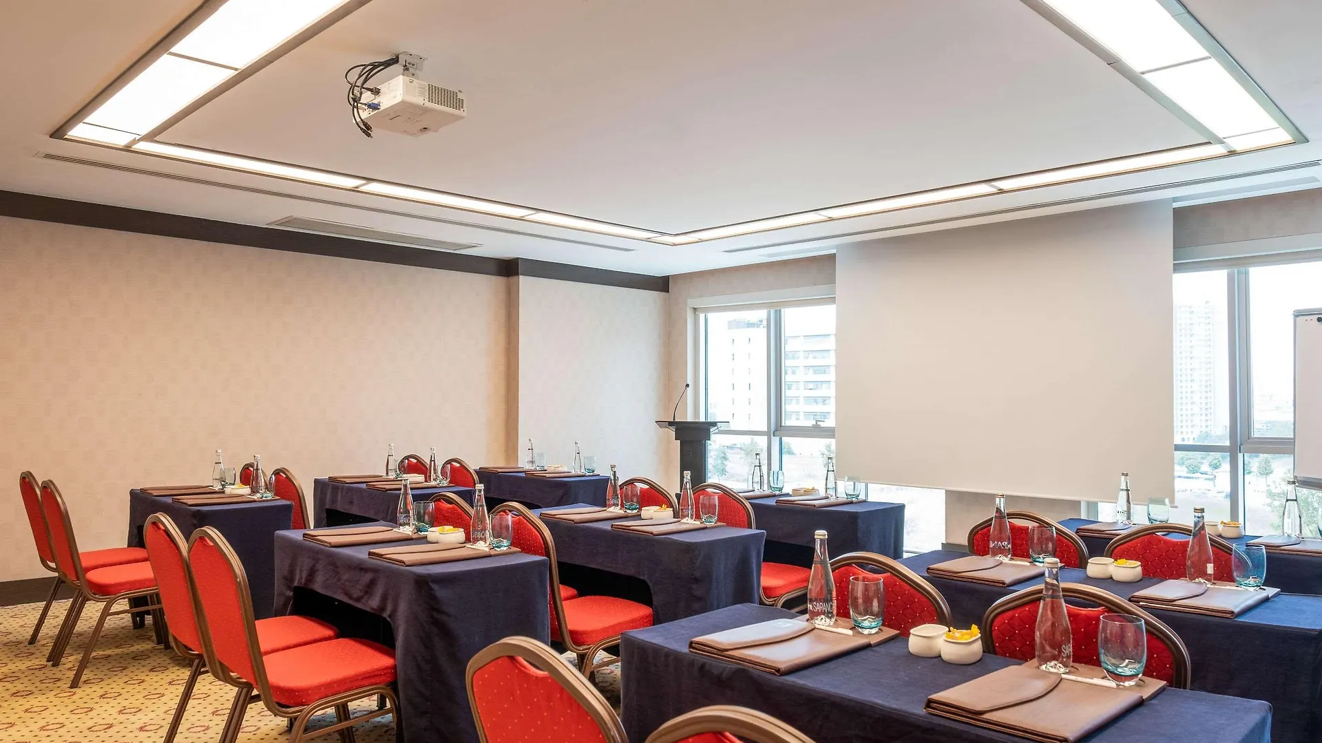 Clarion Hotel Istanbul Mahmutbey 5*,