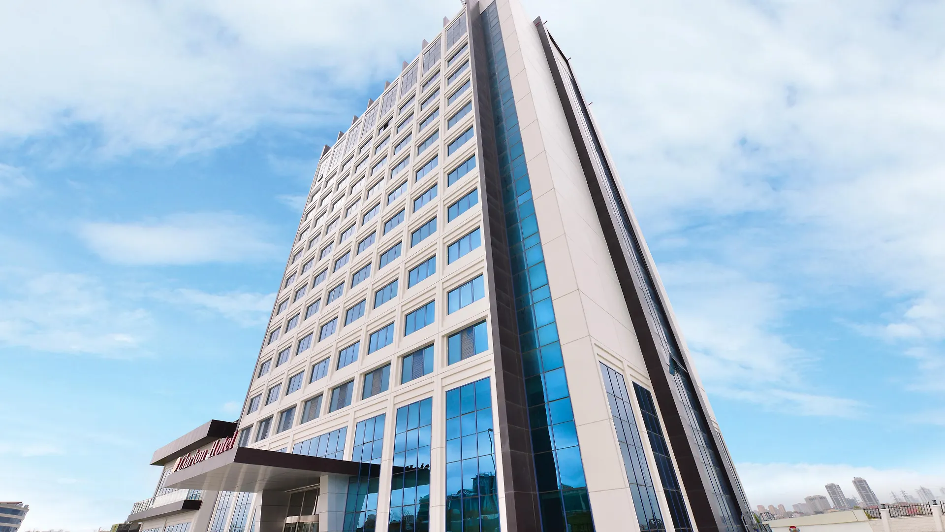 Clarion Hotel Istanbul Mahmutbey 5*,