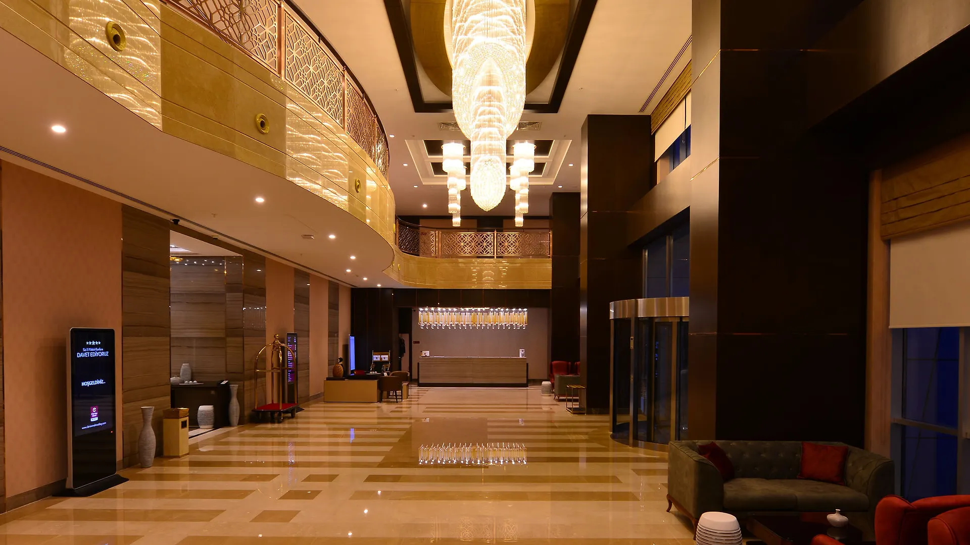 Clarion Hotel Istanbul Mahmutbey 5*,
